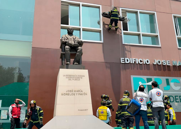 EVACUAN_A_MAS_DE_21_MIL_PERSONAS_DE_37_SEDES_DEL_PJCDMX_POR_PRIMER_SIMULACRO_NACIONAL_e